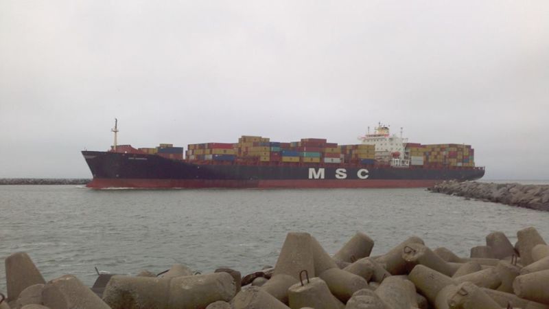 Container ship – the record – breaker has again berthed in Klaipėda Seaport